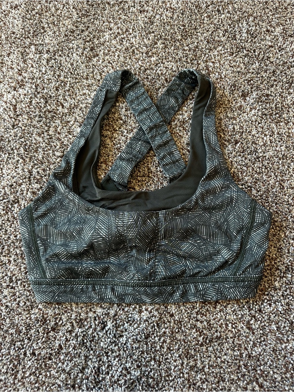 Lululemon sports bra in Jazzy White Gator Green